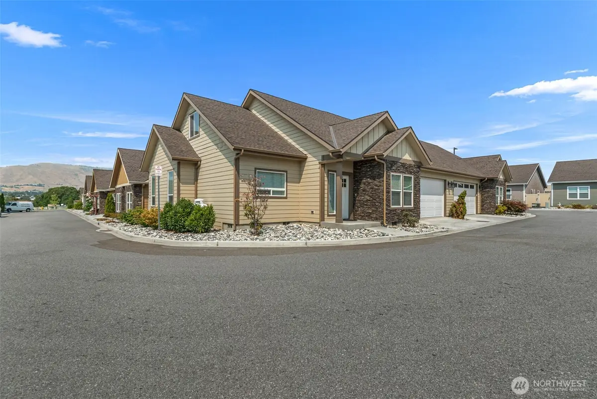 211 Solomon Loop Nw, East Wenatchee, WA 98802 - #1
