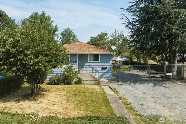 4424 S Holly Street, Seattle, WA 98118