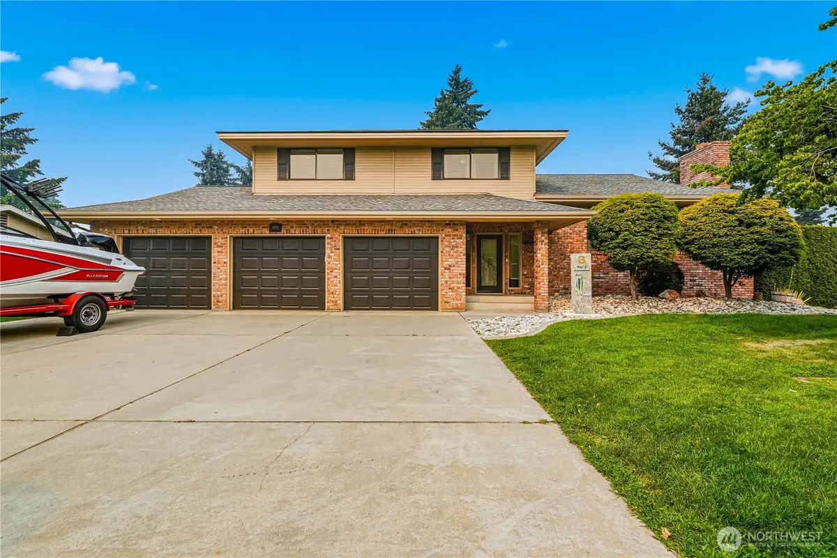 1690 Eastmont Avenue, East Wenatchee, WA 98802 - #1