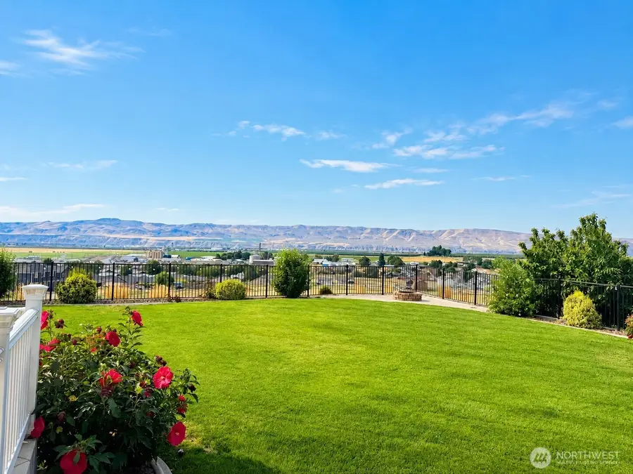 225 NE Widmer Drive, Royal City, WA 99357 - #2