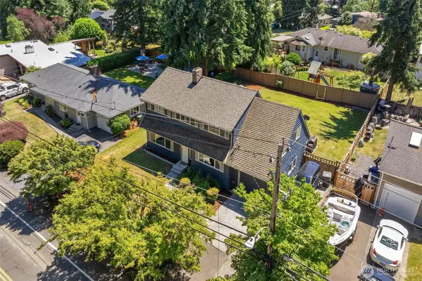 6505 NE Arrowhead Drive, Kenmore, WA 98028