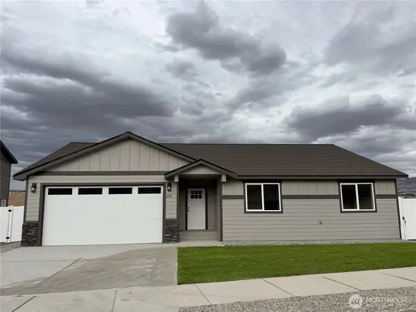 201 Country Cottage Lane, Malaga, WA 98828