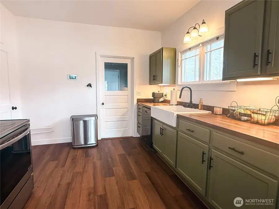 218 Washington N, Eatonville, WA 98328 - #3