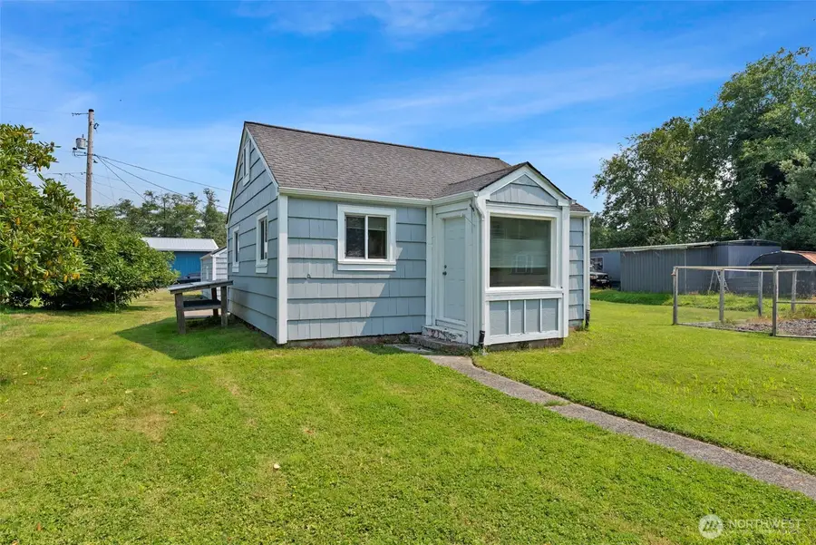 903 Howard Street, Raymond, WA 98577 - #3