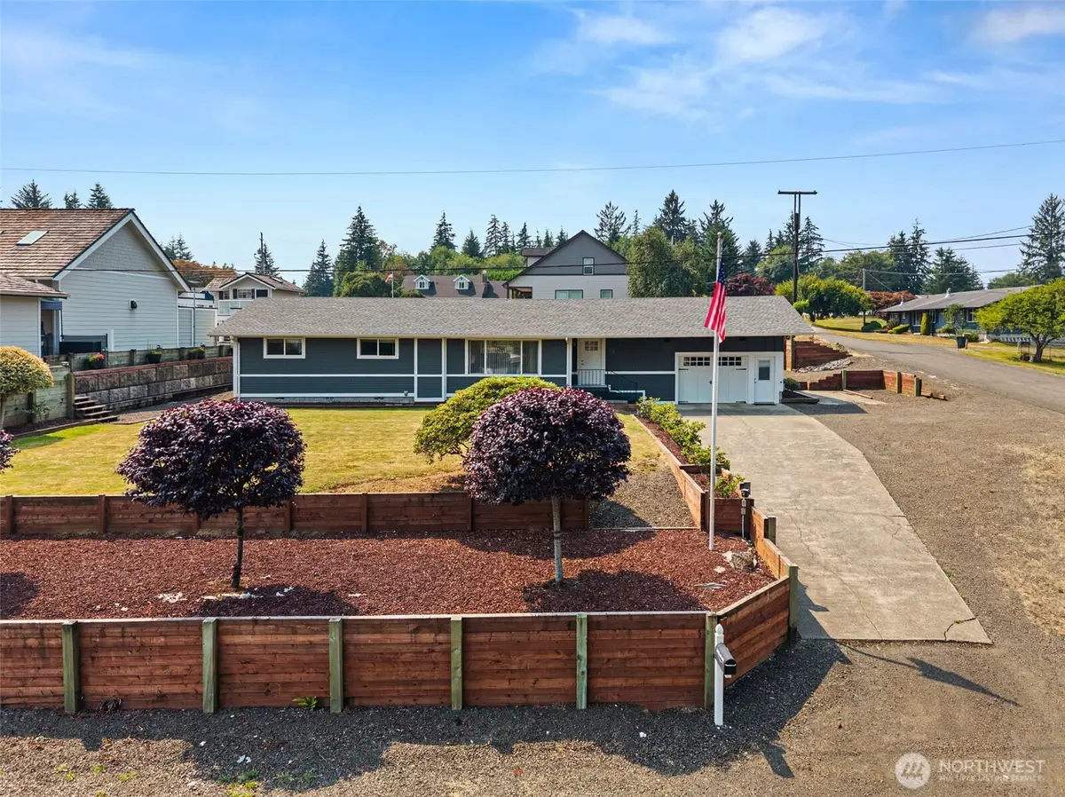 706 Bradford Street, Raymond, WA 98577 - #1