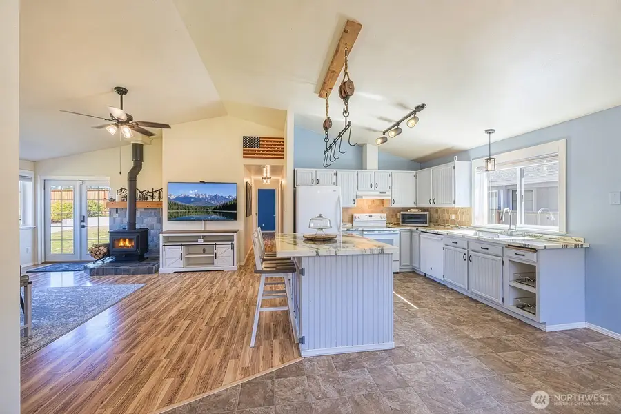 1737 W 15th St, Port Angeles, WA 98363 - #3
