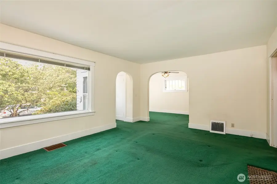 6016 34th Avenue Ne, Seattle, WA 98115 - #2