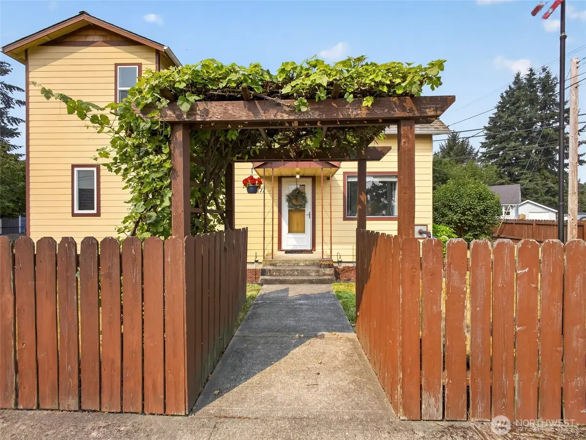 211 S Perkins Street, Buckley, WA 98321 - #1