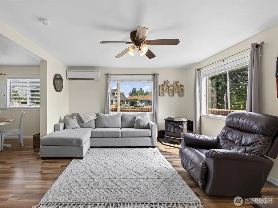 211 S Perkins Street, Buckley, WA 98321 - #3