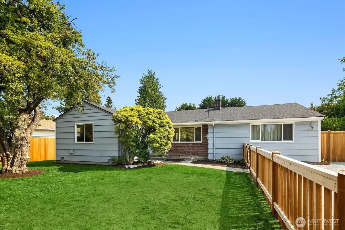 211 N 160th Street, Shoreline, WA 98133 - #1