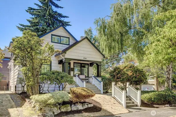 2541 10th Avenue W, Seattle, WA 98119