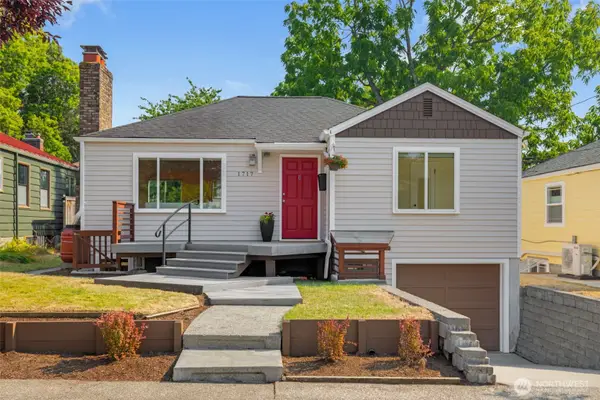 1717 N 82nd Street, Seattle, WA 98103