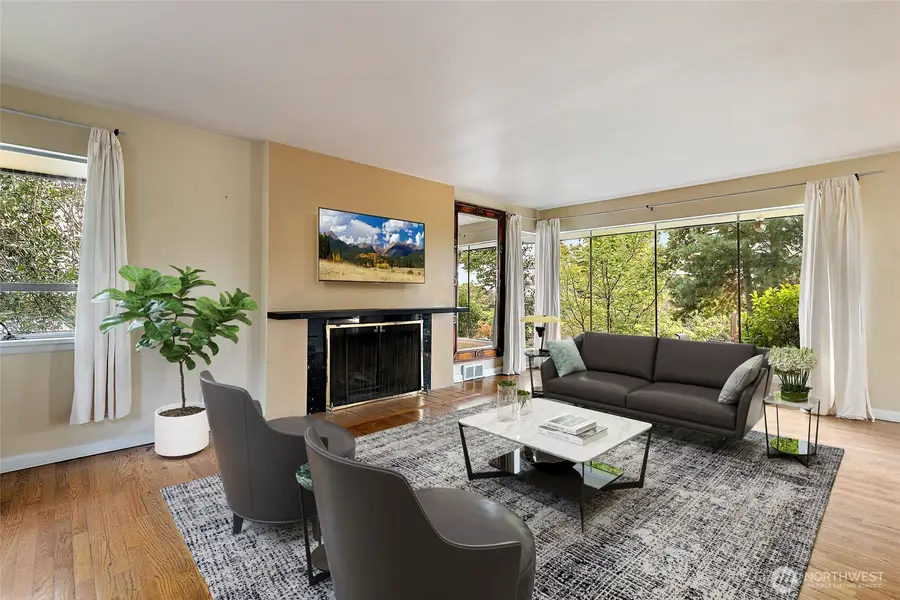 4215 51st Avenue S, Seattle, WA 98118 - #3