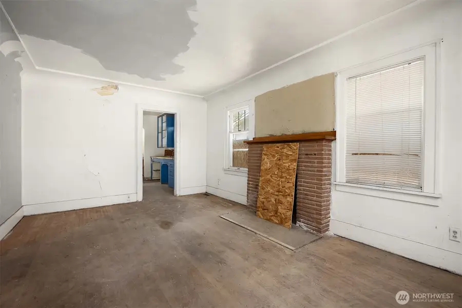 945 N 103rd Street, Seattle, WA 98133 - #3