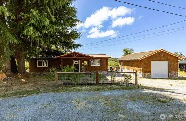 854 Burroughs Avenue, Oak Harbor, WA 98277