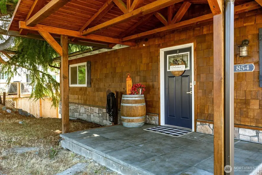 854 Burroughs Avenue, Oak Harbor, WA 98277 - #3