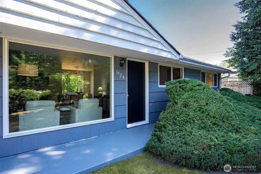 1924 NE 130th Place, Seattle, WA 98125 - #2