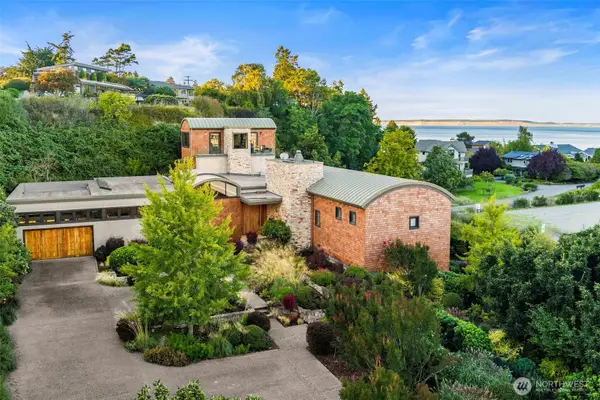 537 Jackson Street, Port Townsend, WA 98368