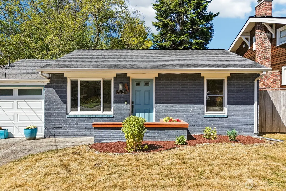 9227 Palatine Avenue N, Seattle, WA 98103 - #1