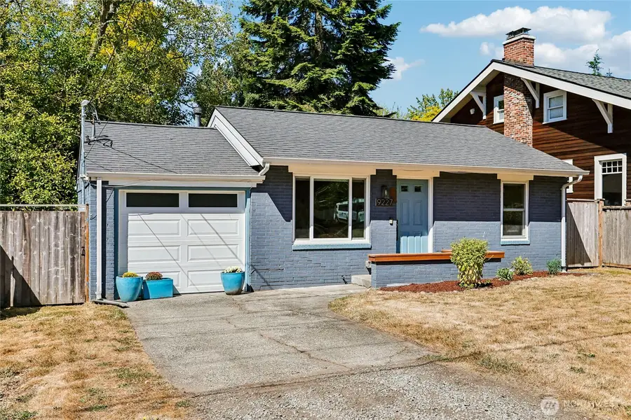 9227 Palatine Avenue N, Seattle, WA 98103 - #2