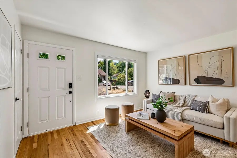 9227 Palatine Avenue N, Seattle, WA 98103 - #3