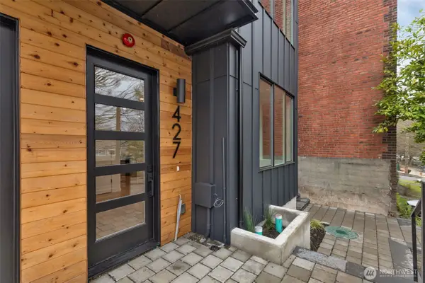 427 19th Avenue E, Seattle, WA 98112
