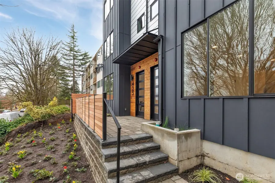 427 19th Avenue E, Seattle, WA 98112 - #3