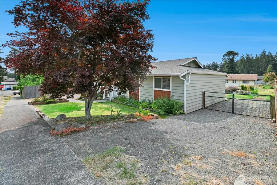 131 NW Clipper Drive, Oak Harbor, WA 98277 - #3