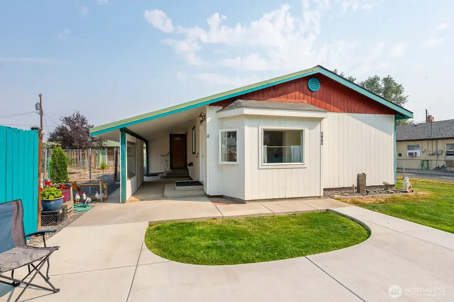 322 3rd Avenue Se, Soap Lake, WA 98854 - #3