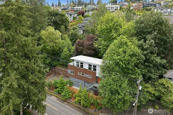 9007 Sand Point Way Ne, Seattle, WA 98115