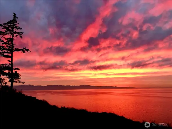 2285 West Beach Road #C, Oak Harbor, WA 98277