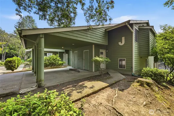 13229 SE 256th Street #J4, Kent, WA 98042