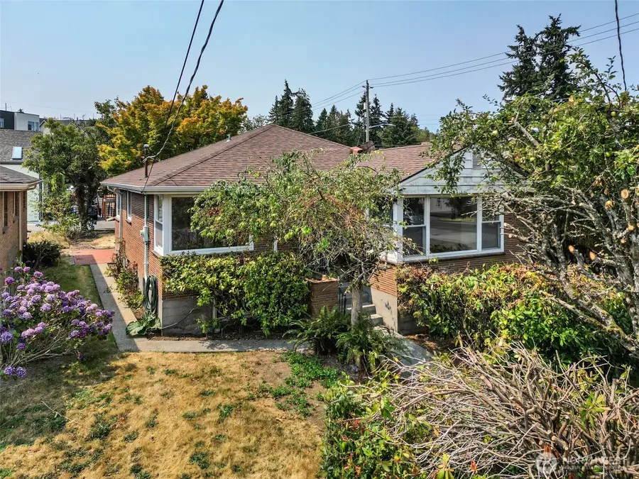 8361 30th Avenue Nw, Seattle, WA 98117 - #2