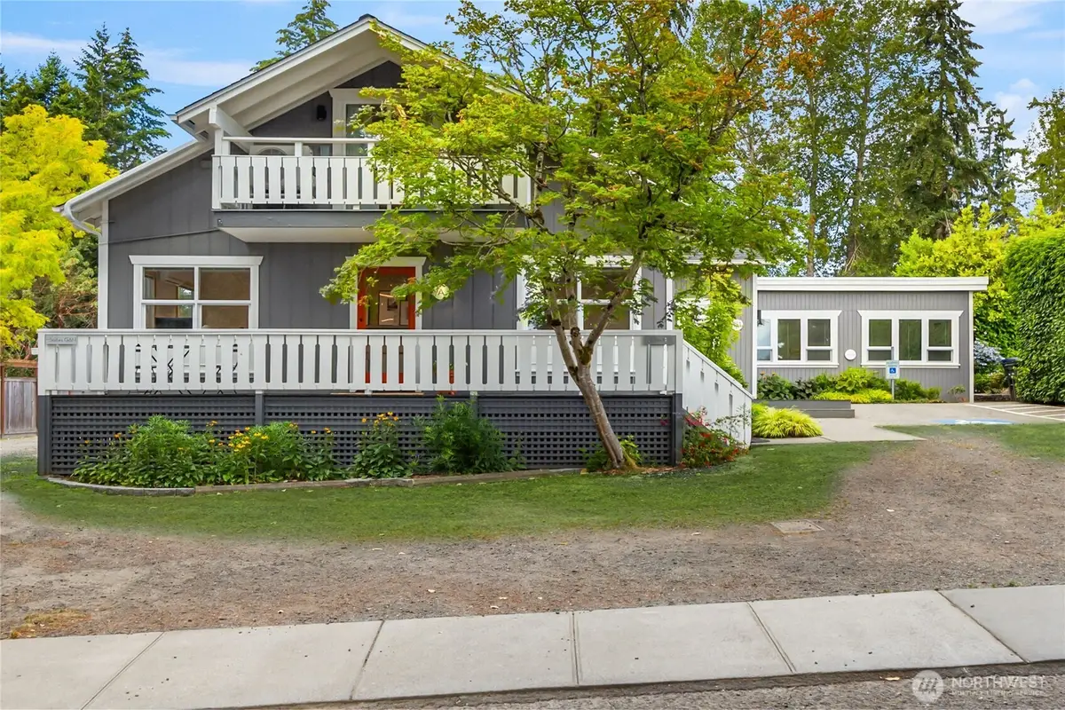 151 Finch Place Sw, Bainbridge Island, WA 98110 - #1