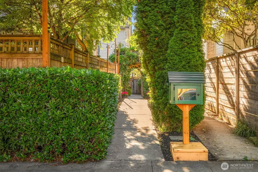 5615 Fauntleroy Way Sw, Seattle, WA 98136 - #3
