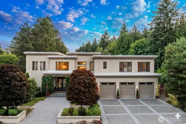 2 Crescent Key Se, Bellevue, WA 98006