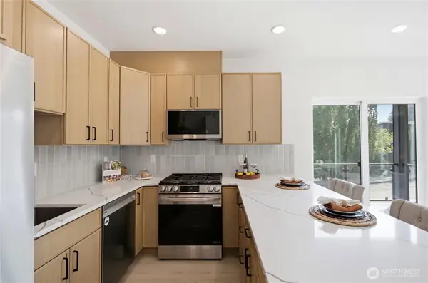5718 NE 65th Street, Seattle, WA 98115