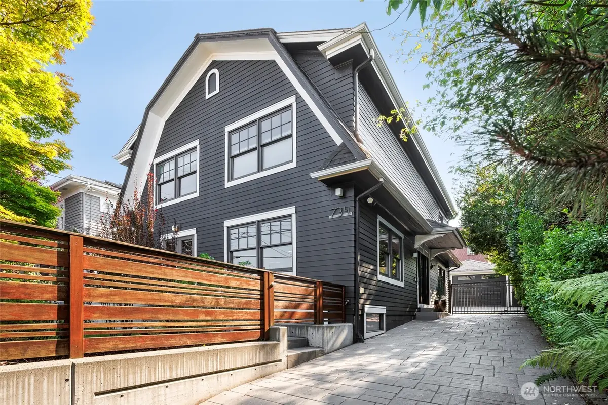 734 10th Avenue E, Seattle, WA 98102 - #1