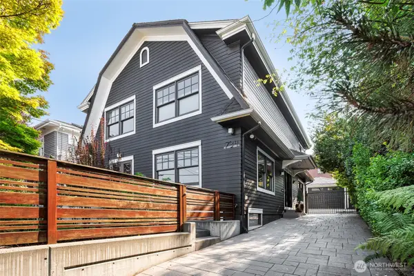 734 10th Avenue E, Seattle, WA 98102