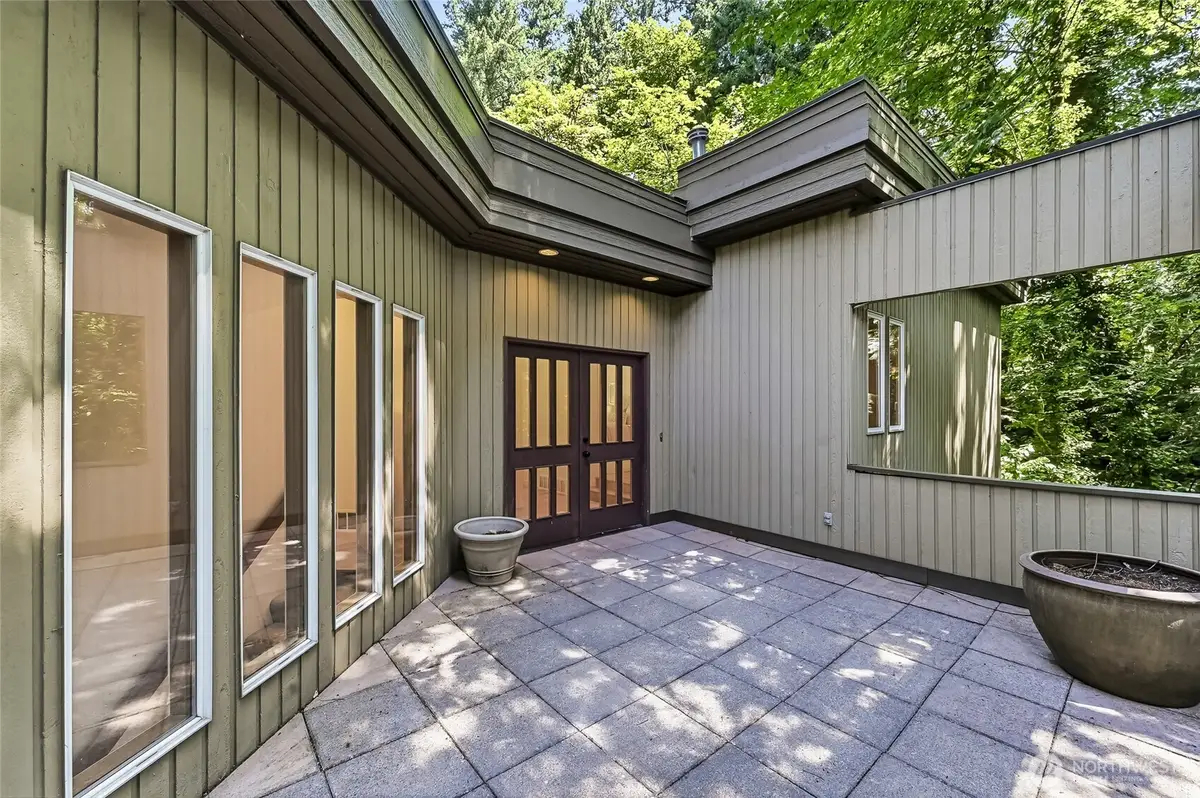4200 W Lake Sammamish Parkway Se, Bellevue, WA 98008 - #1