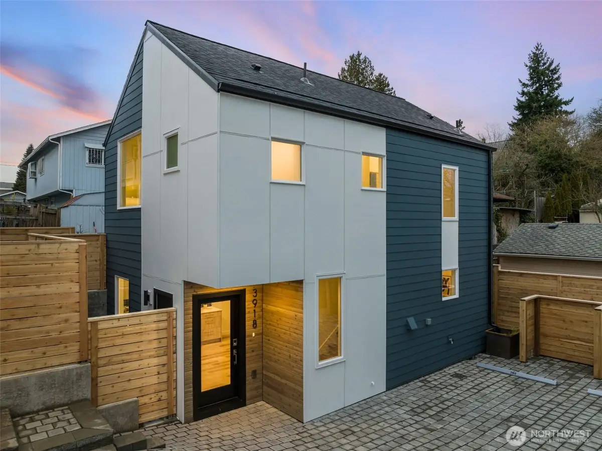 3918 S Juneau Street, Seattle, WA 98118 - #1