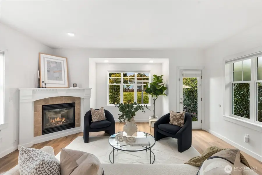 1827 Parade Grounds Avenue Ne, Bainbridge Island, WA 98110 - #3