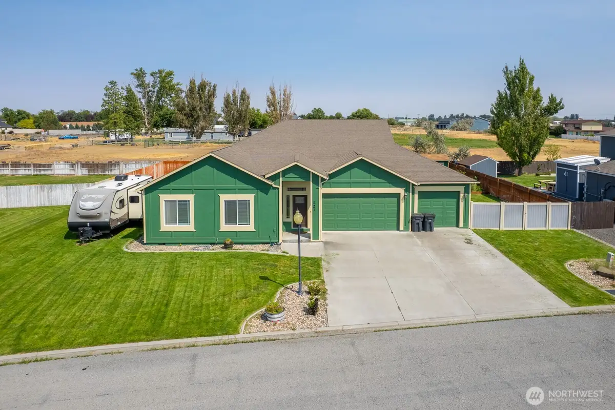 121 Scenic Drive Ne, Moses Lake, WA 98837 - #1