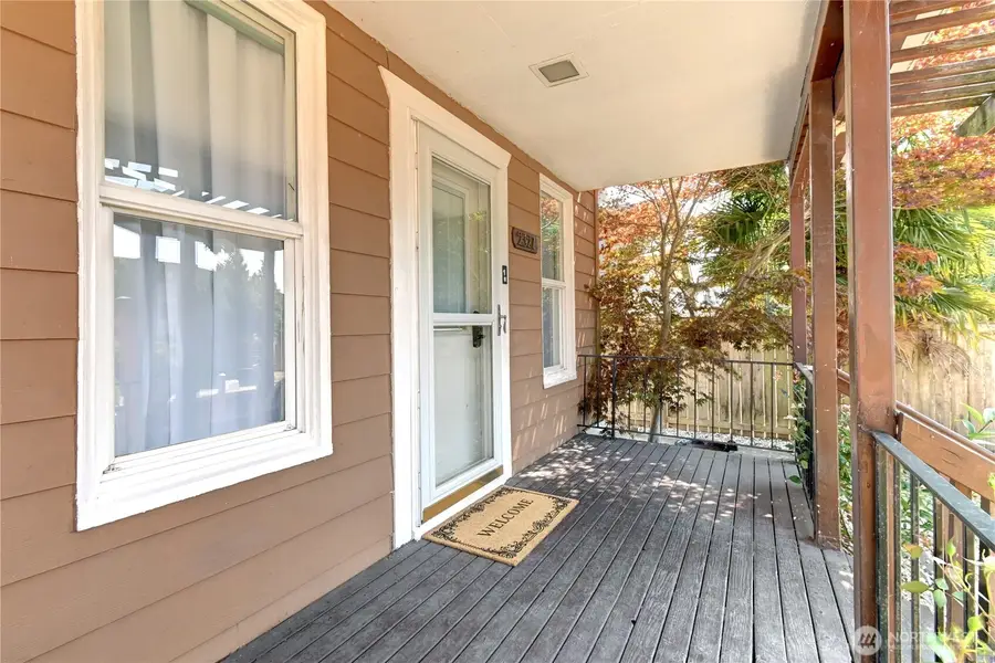 2327 Harrison Avenue, Everett, WA 98201 - #2