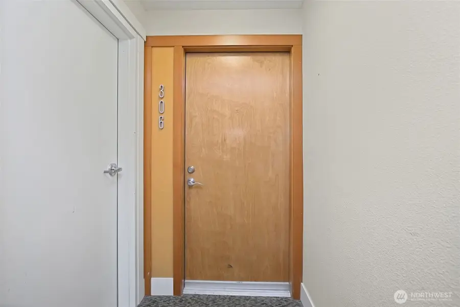 626 4th Avenue W #306, Seattle, WA 98119 - #2