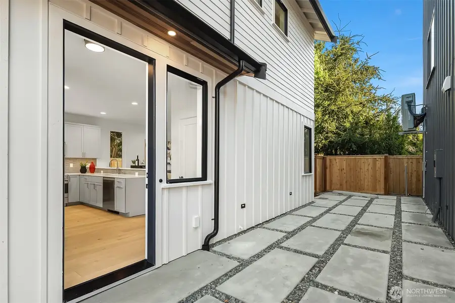 7064 Cleopatra Place Nw, Seattle, WA 98117 - #2