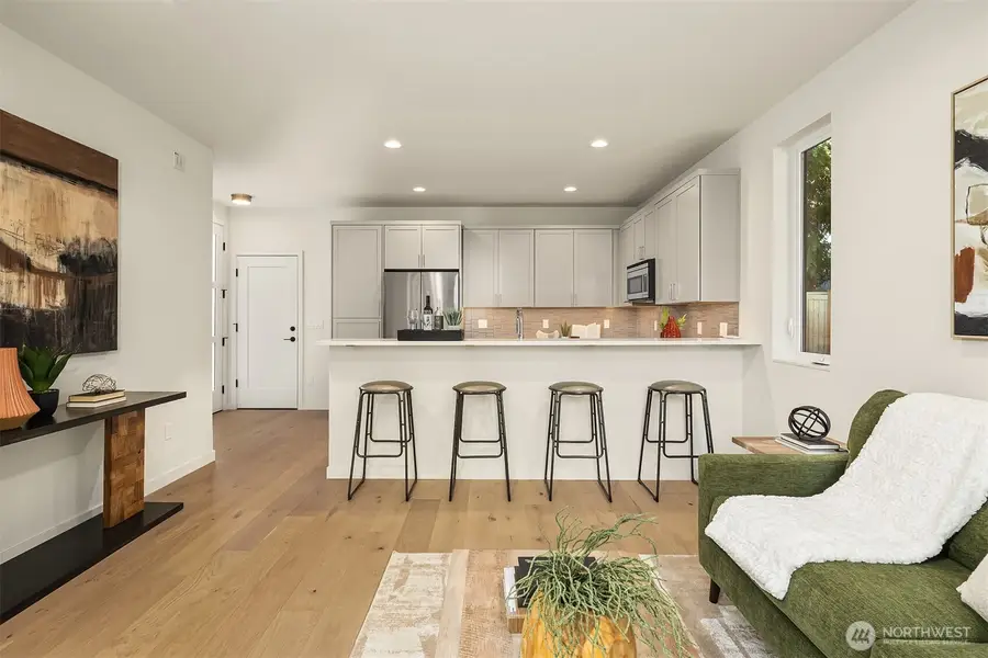 7064 Cleopatra Place Nw, Seattle, WA 98117 - #3