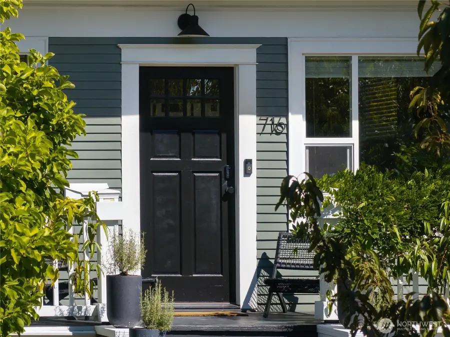 716 32nd Avenue, Seattle, WA 98122 - #2