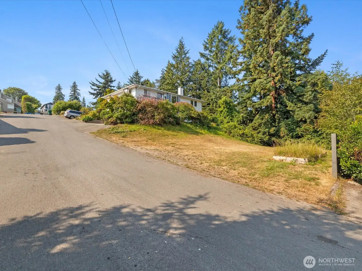 88 Earl Avenue Nw, Seattle, WA 98117 - #1