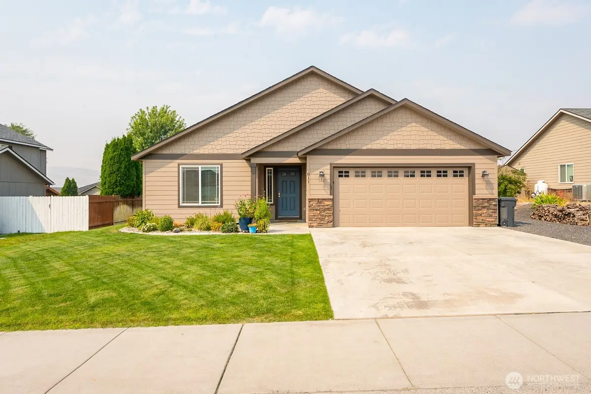811 7th Avenue Ne, Ephrata, WA 98823 - #1